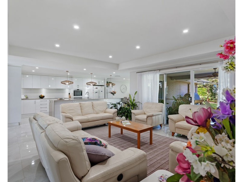 15 Bass Street, Cabarlah QLD 4352