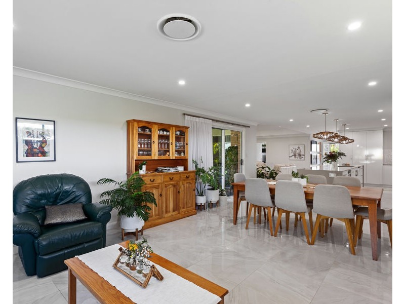 15 Bass Street, Cabarlah QLD 4352