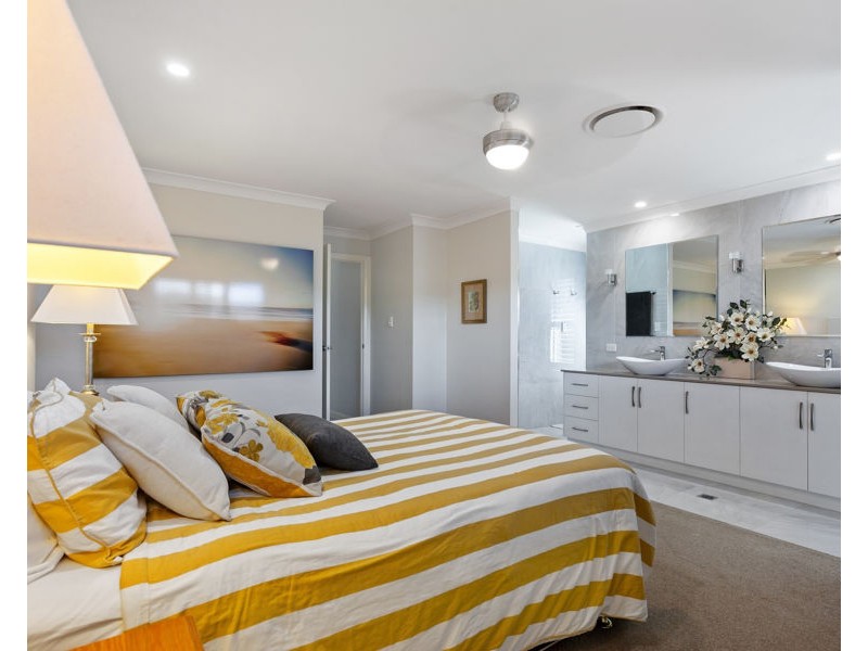 15 Bass Street, Cabarlah QLD 4352