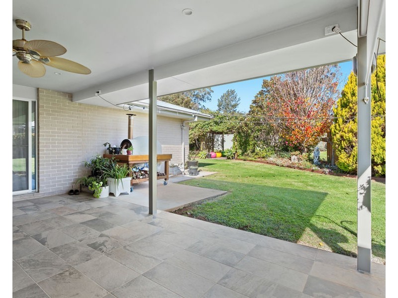 15 Bass Street, Cabarlah QLD 4352