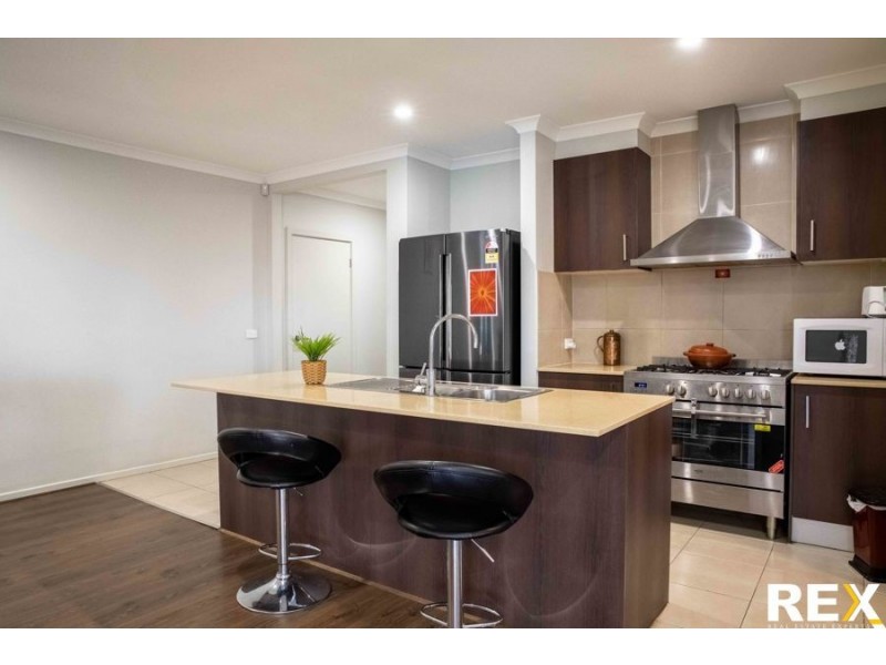 27 Cobungra Grove, Wollert VIC 3750