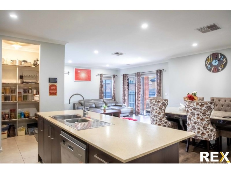 27 Cobungra Grove, Wollert VIC 3750