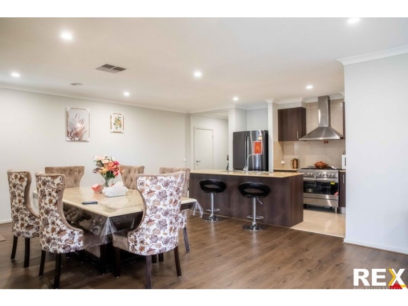 27 Cobungra Grove, Wollert VIC 3750