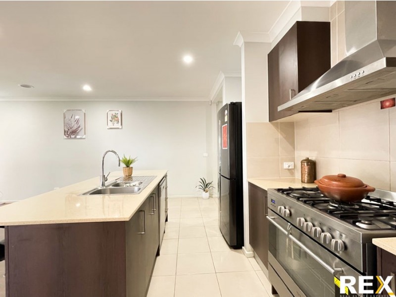 27 Cobungra Grove, Wollert VIC 3750