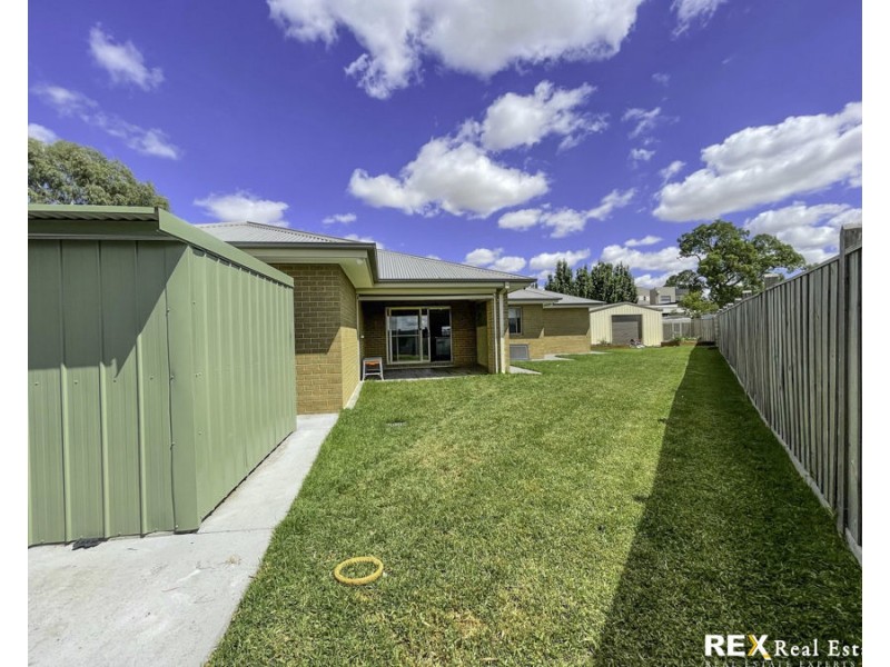 2 FLETCHER STREET, Epping VIC 3076