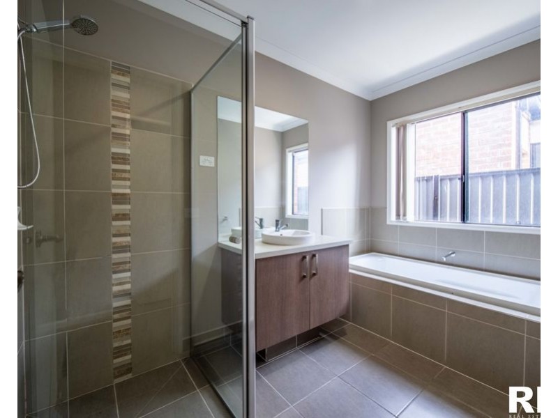 12 Bancroft St, Wollert VIC 3750