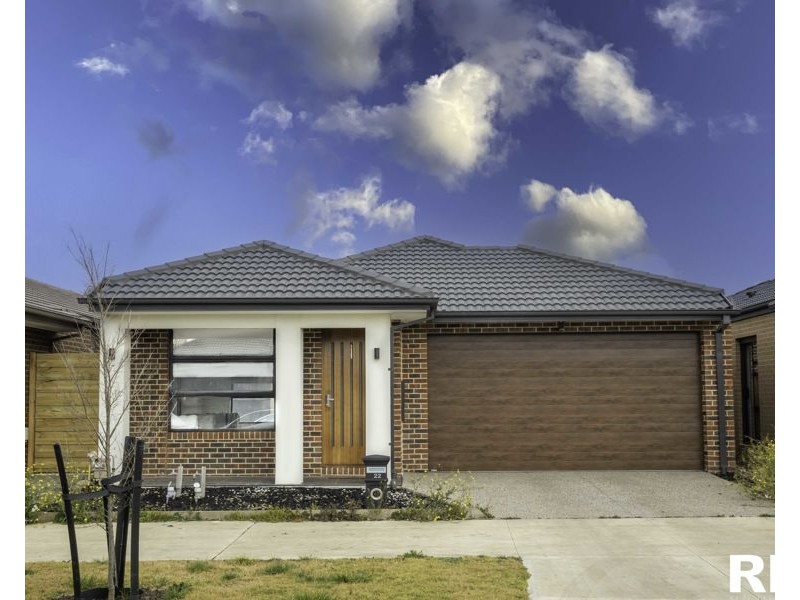 22 Leafspring Rd, Donnybrook VIC 3064