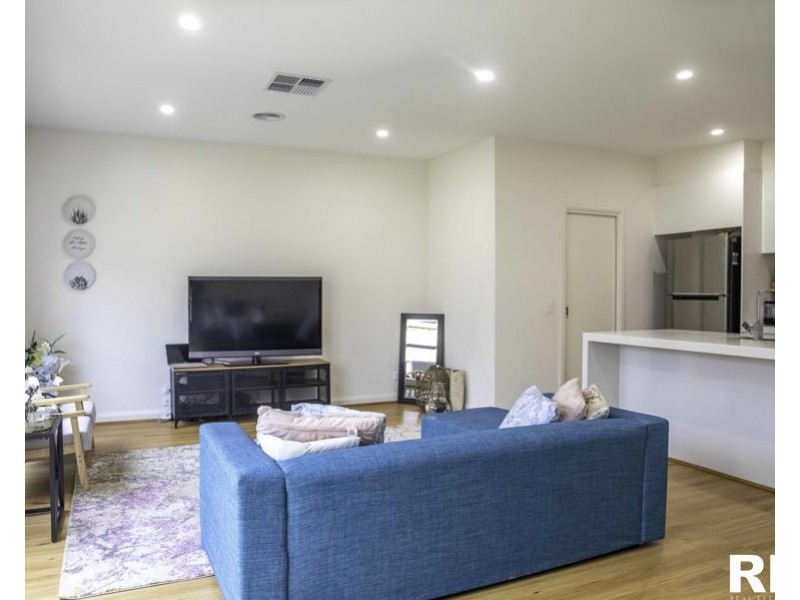22 Leafspring Rd, Donnybrook VIC 3064