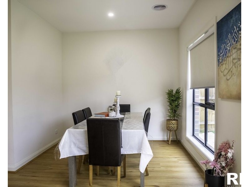 22 Leafspring Rd, Donnybrook VIC 3064