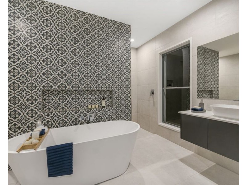 Lot 2313 English St,, Donnybrook VIC 3064