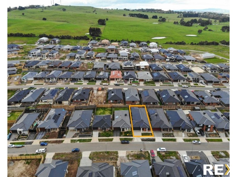 13 Gardenia Av, Wallan VIC 3756