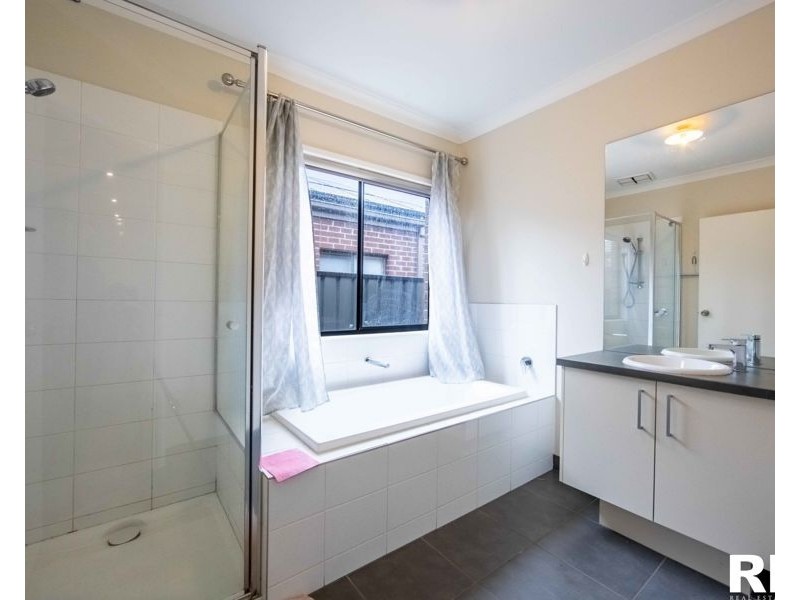 14 Eastwood St, Wollert VIC 3750