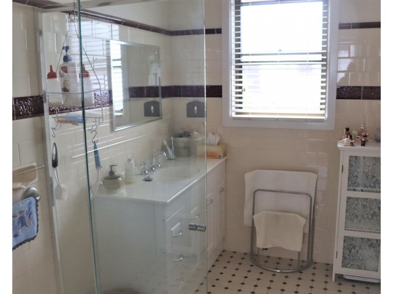 4 Elrington Avenue, West Kempsey NSW 2440