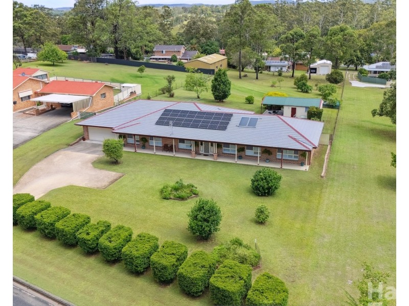 6 Hillview Drive, Yarravel NSW 2440