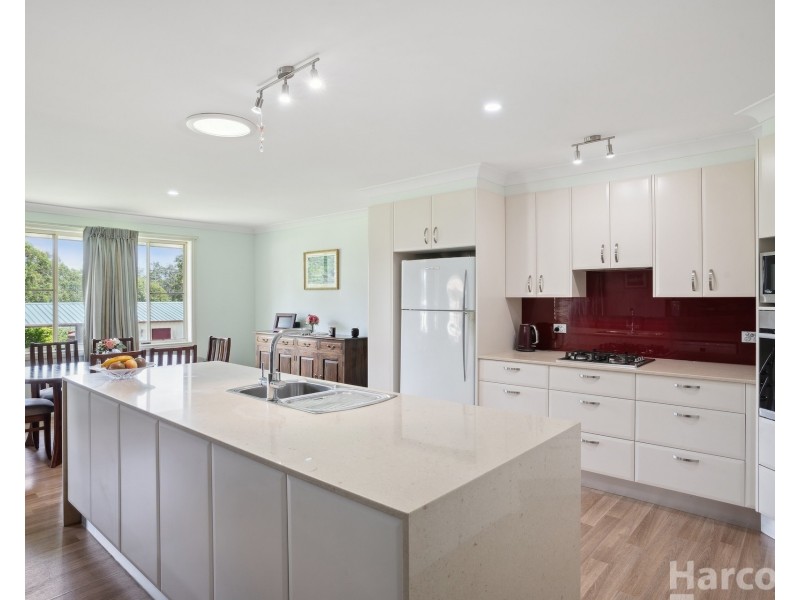 6 Hillview Drive, Yarravel NSW 2440