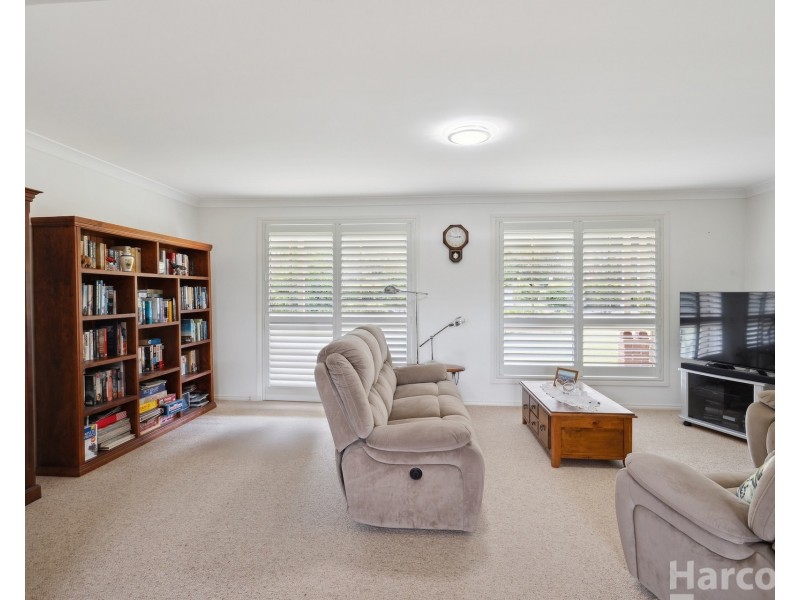 6 Hillview Drive, Yarravel NSW 2440