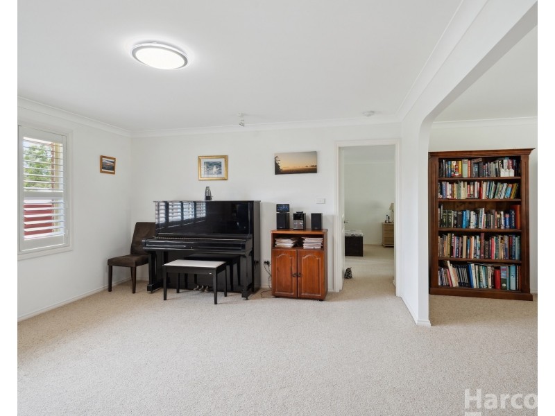 6 Hillview Drive, Yarravel NSW 2440