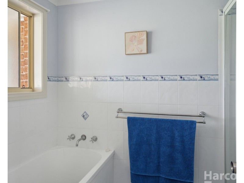 6 Hillview Drive, Yarravel NSW 2440