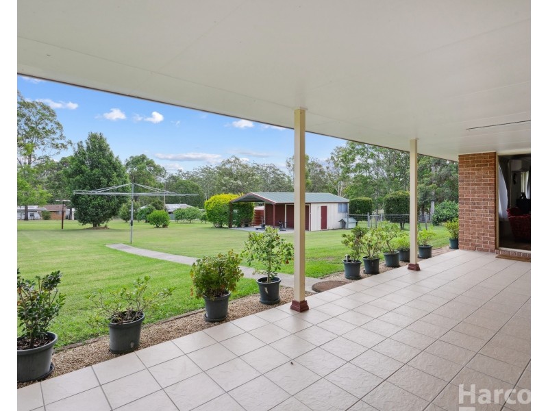 6 Hillview Drive, Yarravel NSW 2440
