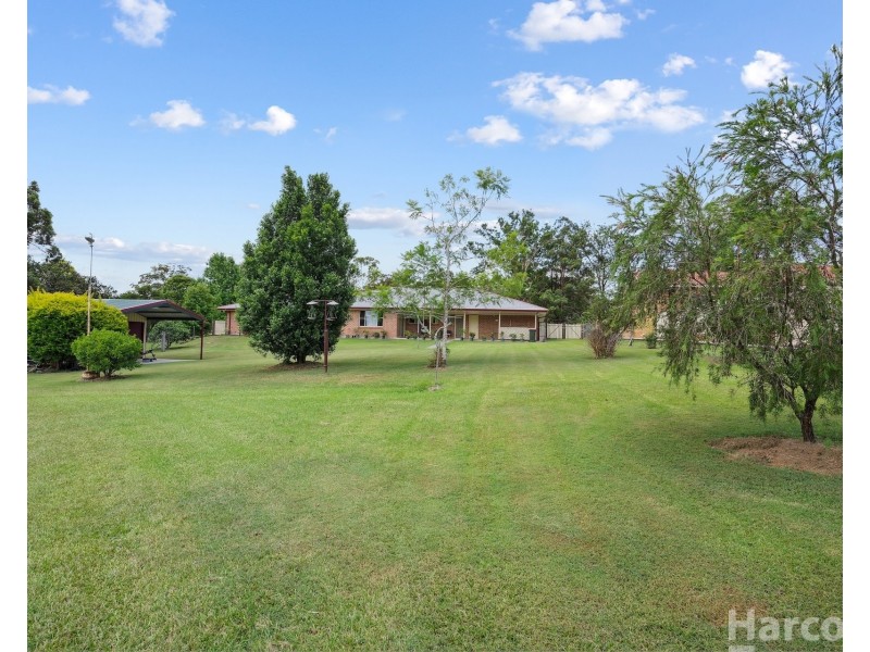 6 Hillview Drive, Yarravel NSW 2440