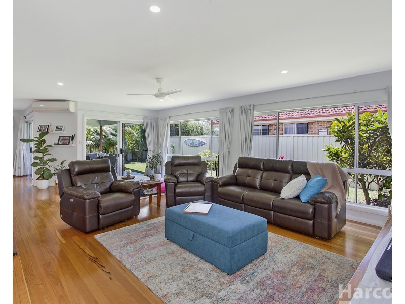 15 Waianbar Avenue, South West Rocks NSW 2431