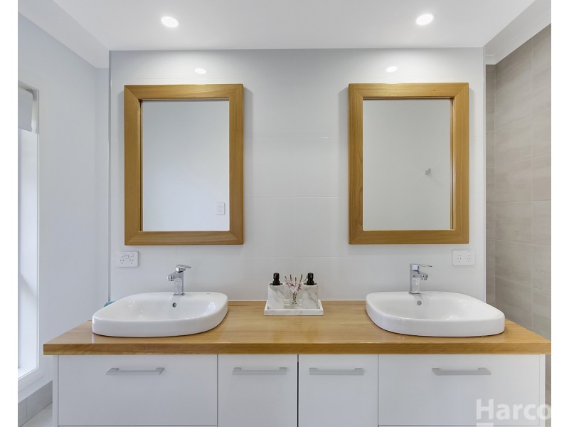 15 Waianbar Avenue, South West Rocks NSW 2431