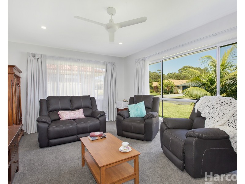 15 Waianbar Avenue, South West Rocks NSW 2431