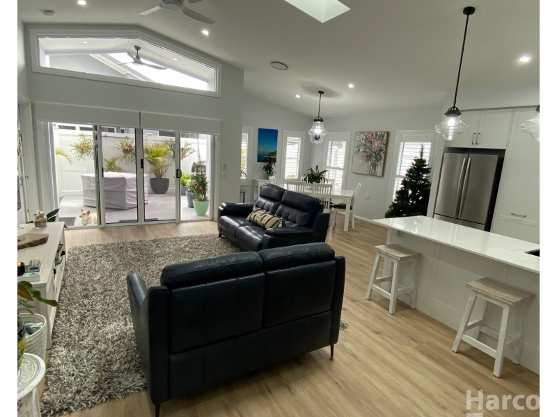 12 Oakmont Drive, South West Rocks NSW 2431