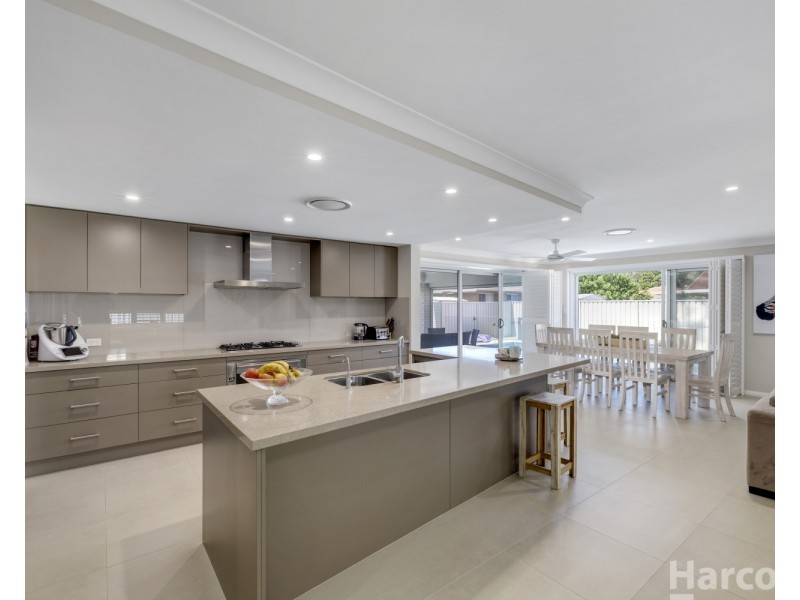 12 Athol Elliott Place, South West Rocks NSW 2431