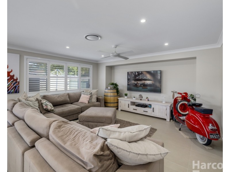 12 Athol Elliott Place, South West Rocks NSW 2431