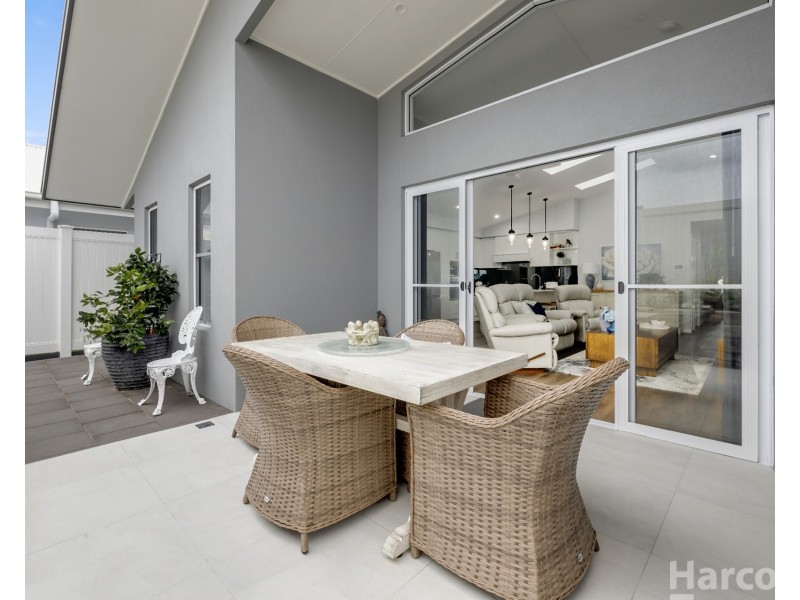 23 Oakmont Drive, South West Rocks NSW 2431