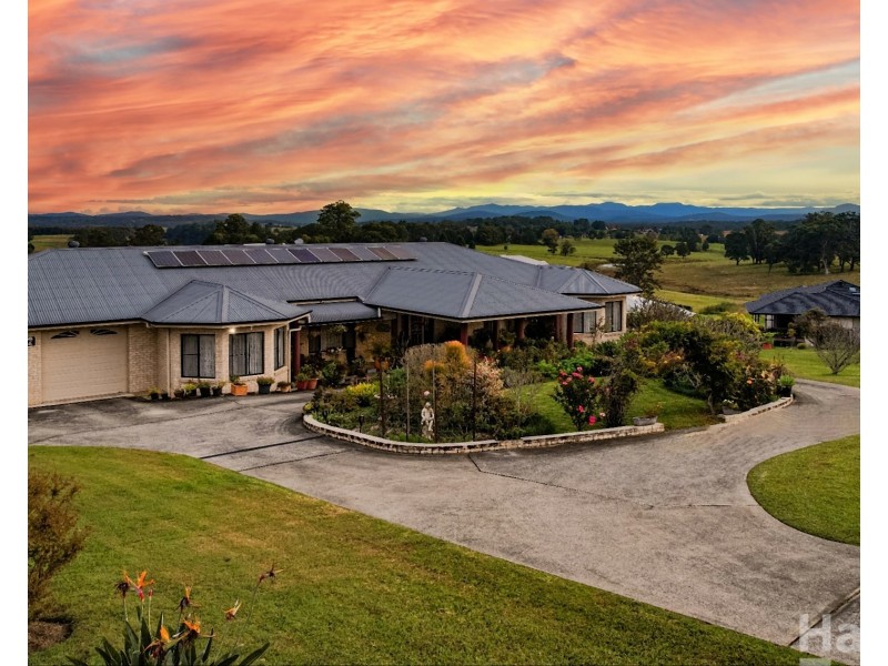 22 Caerlon Place, Greenhill NSW 2440