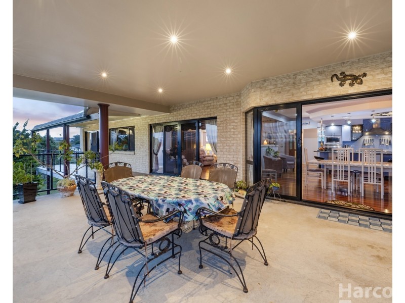 22 Caerlon Place, Greenhill NSW 2440