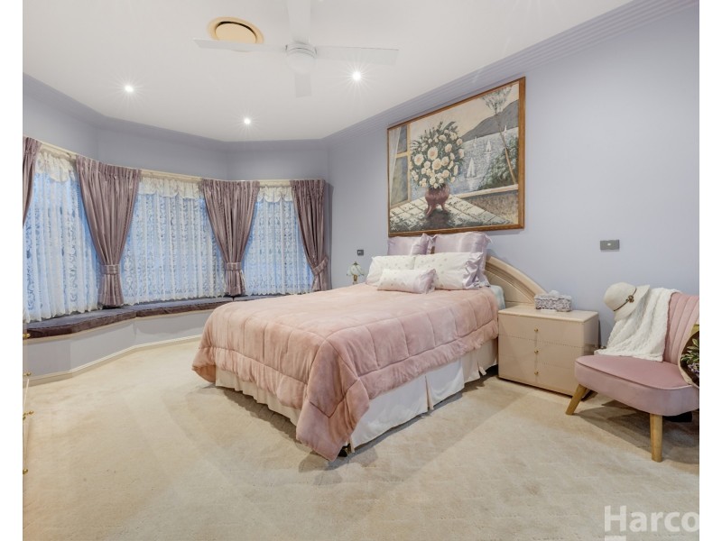 22 Caerlon Place, Greenhill NSW 2440