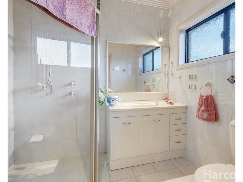 22 Caerlon Place, Greenhill NSW 2440