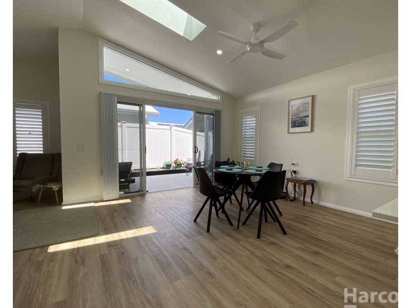6 Augusta Crescent, South West Rocks NSW 2431
