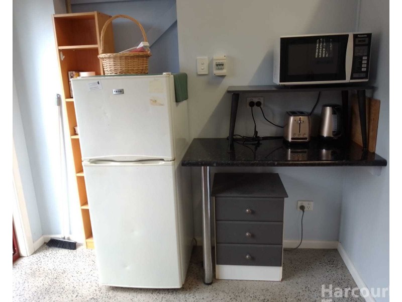 9 Wide Street, West Kempsey NSW 2440