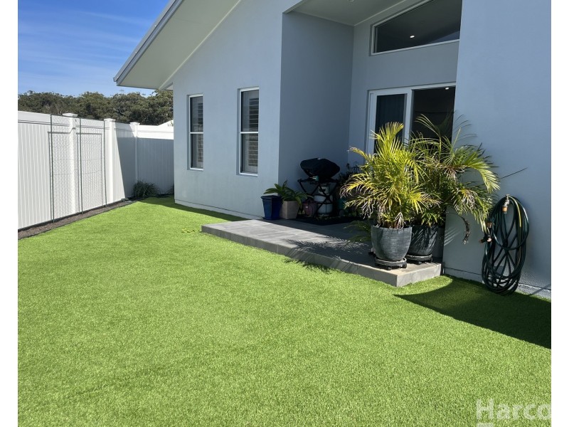 5 Augusta Crescent, South West Rocks NSW 2431