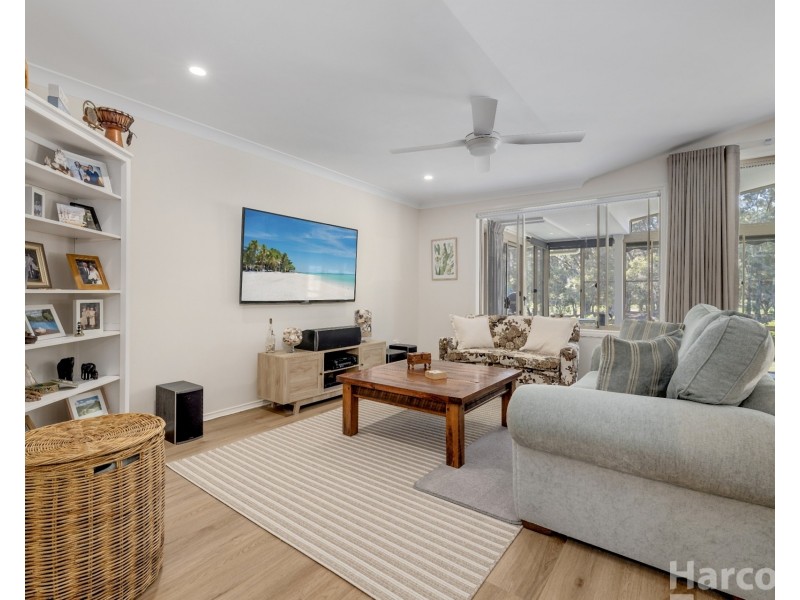 43 Athol Elliott Place, South West Rocks NSW 2431