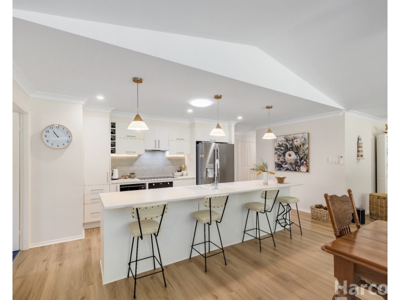 43 Athol Elliott Place, South West Rocks NSW 2431