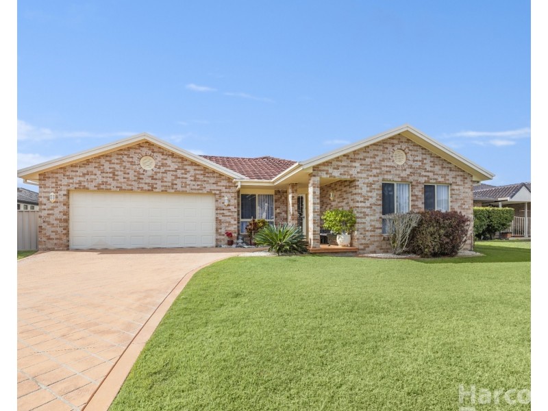 6 Athol Elliott Place, South West Rocks NSW 2431