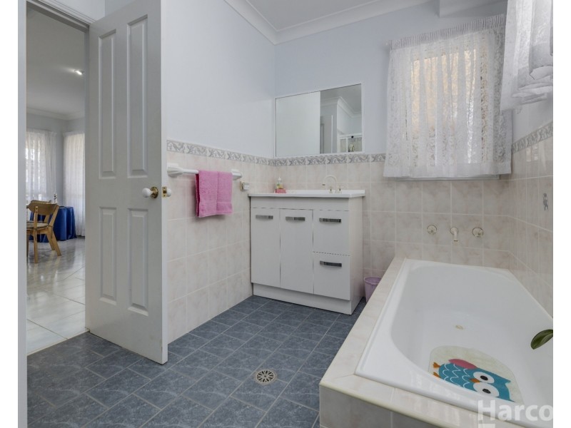 6 Athol Elliott Place, South West Rocks NSW 2431