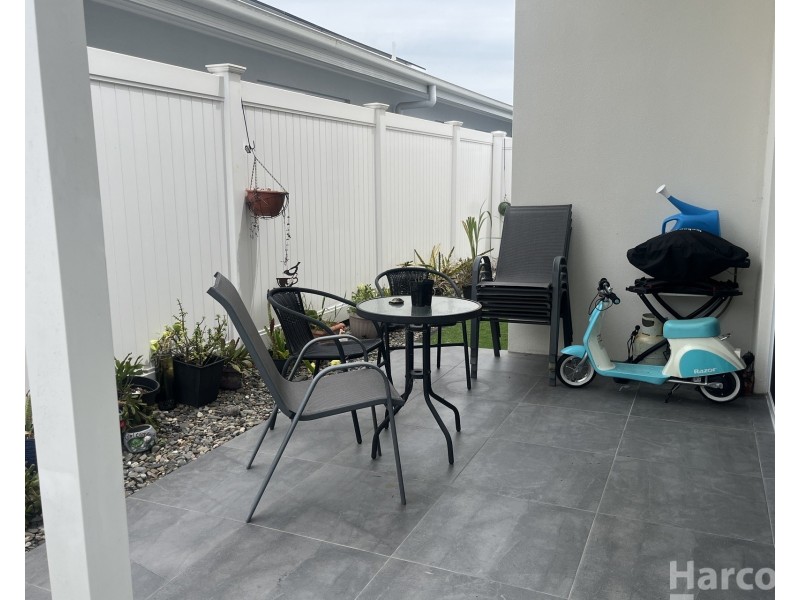 8 Augusta Crescent, South West Rocks NSW 2431