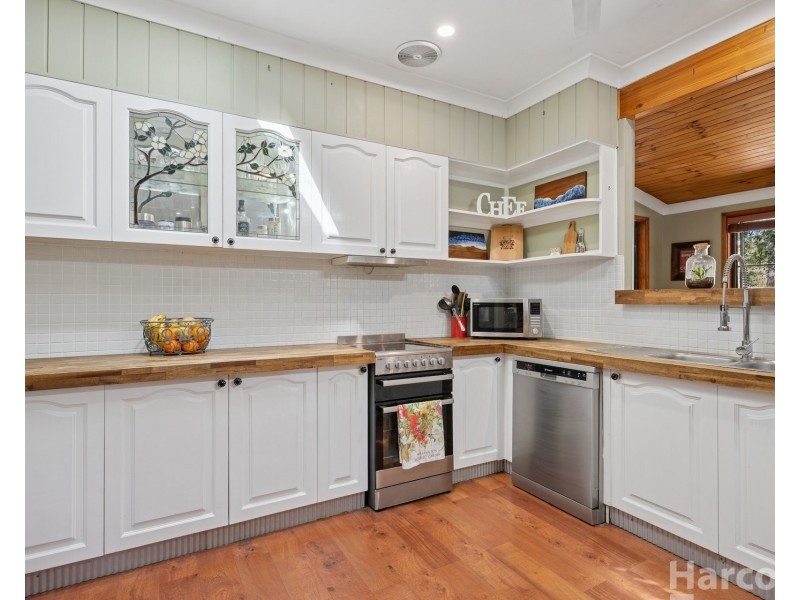 8 Mahogany Crescent, Yarravel NSW 2440