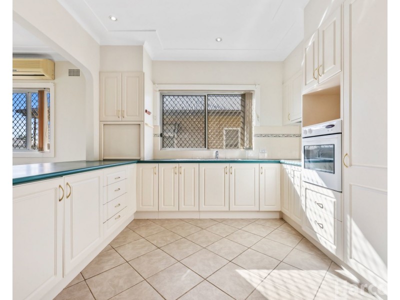 33 Tabrett Street, West Kempsey NSW 2440