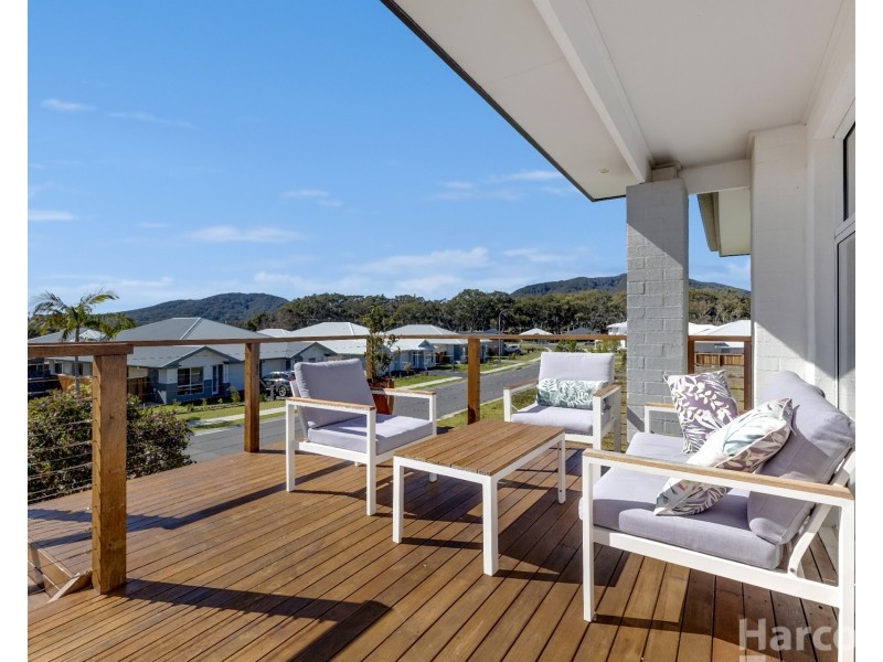 17 Rosedale Avenue, South West Rocks NSW 2431