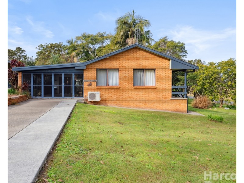 1 Hillview Drive, Yarravel NSW 2440