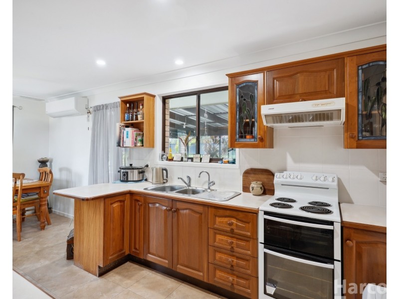 1 Hillview Drive, Yarravel NSW 2440