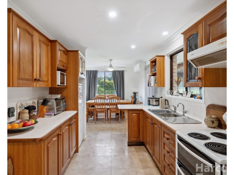 1 Hillview Drive, Yarravel NSW 2440