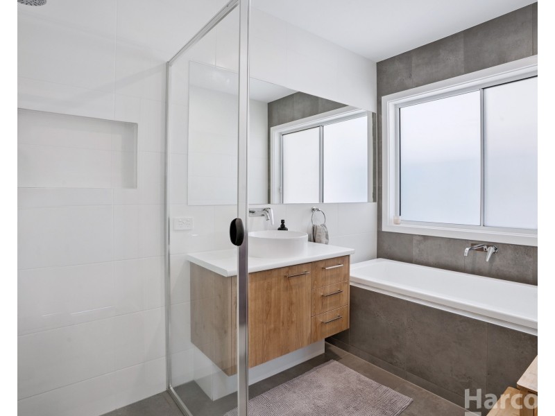 18 Springfields Drive, Greenhill NSW 2440